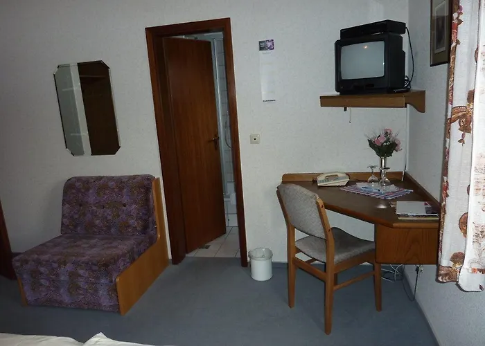 בית הארחה Hotel Ockenheim Ockenheim